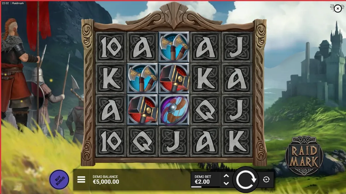 Prajurit Viking berdiri di depan kapal panjang dalam slot Raidmark